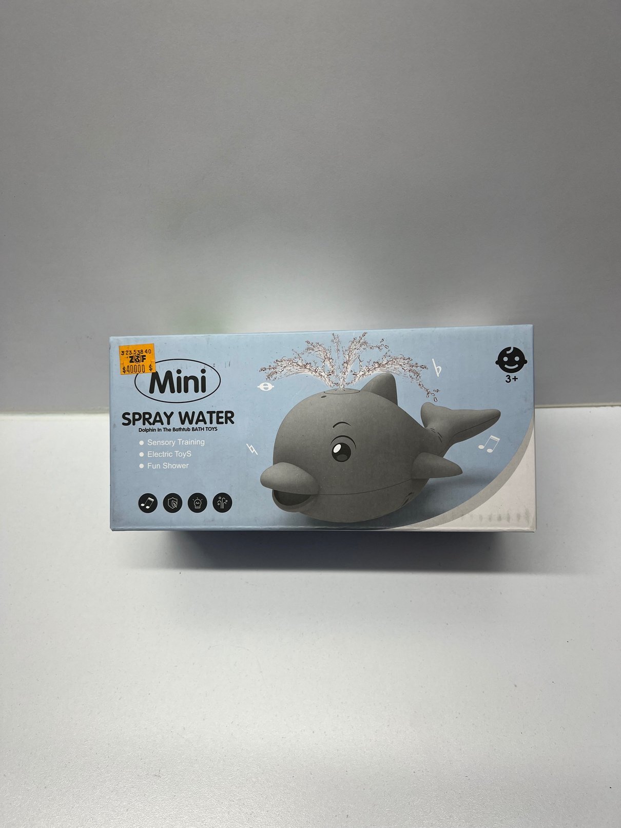 DELFIN LANZA AGUA