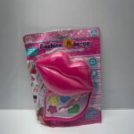 MAQUILLAJE EN FORMA DE BESO
